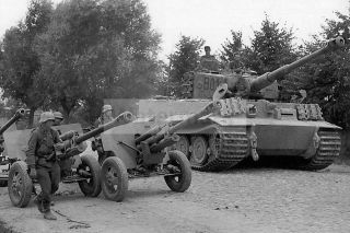 Ww2 Photo The " Tiger " Tank Of The " Great Germany " Division Passes Next To 1071