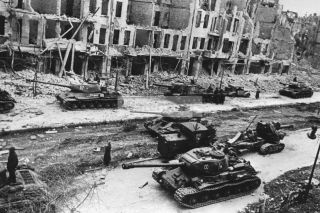 Ww2 Photo Red Army Armored Vehicles On The Street Of Berlin 661