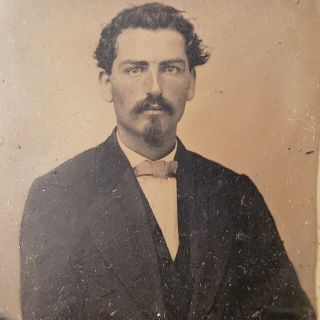 Antique Civil War Era Handsome Man Tin Plate Photo In Case