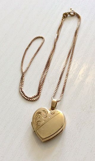 Lovely Ladies Vintage 9ct Heart Locket On Rose 9ct Box Chain 18”