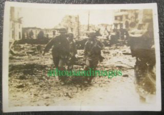 1940s Photo Wwii World War 2 Phillines Us Army Carry Injured/dead Man Aa53