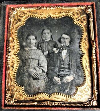 1/6 Plate Daguerreotype Family Mother Father Young Girl Portrait Photo