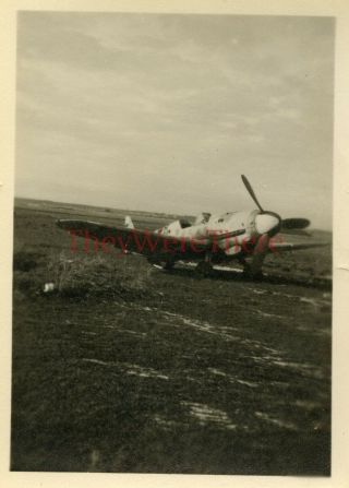 Wwii Photo - Us Gi View Of Captured German Messerschmitt Me 109 Fighter Plane - 2