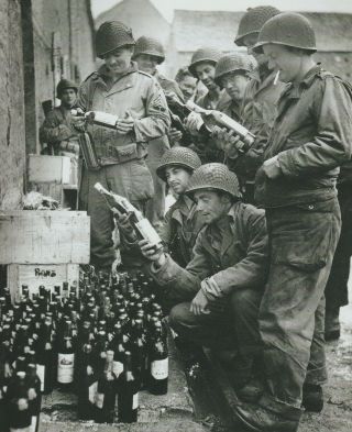 Us Soldiers Discovery A Hoard Of Captured German Wine In Cherbourg Wwii 5x7