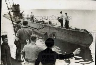 1941 Press Photo Captured German Submarine Brought Into British Port In Wwii