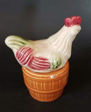 Vintage Hen Chicken On A Nest SALT AND PEPPER shakers Farmhouse Decor 3