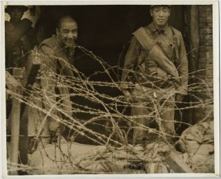 Sino - Japanese Japan China War Press Photo Chinese Troops Wait Attack Barbed Wire