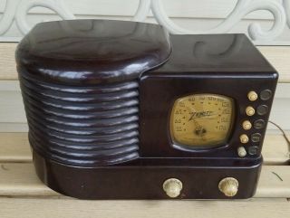Vintage Zenith Plastic Tabletop Radio Model 5 - R - 312 1938.