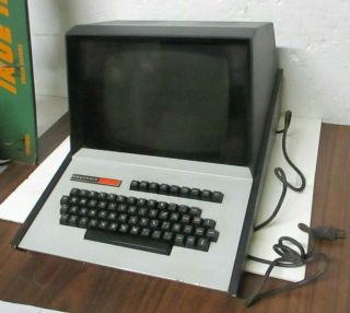 Vintage 1977 Computer Heathkit H9 Video Terminal Looks Needs Work