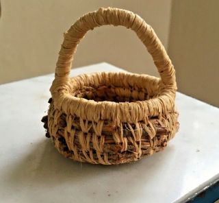 Vintage Tiny Miniature Pine Needle Basket Handmade With Handle,  2 - 1/2 " Tall