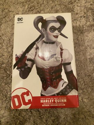 Batman: Arkham Asylum Harley Quinn Red Black & White Statue - 3440 Of 5200