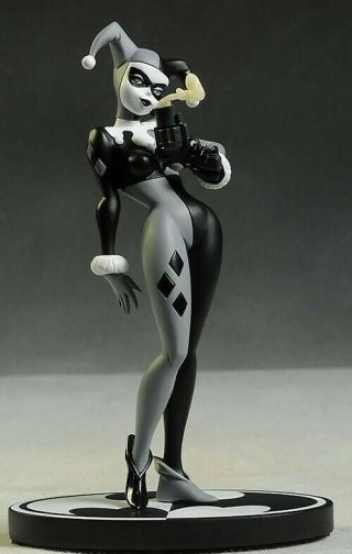 Batman Black & White Harley Quinn 2nd Edition Statue Figurine