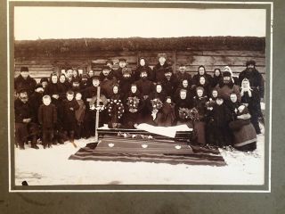 Early 1900 Open Coffin Man W Hat Post Mortem Orig Photo On Cardboard European