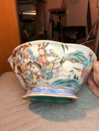 DECORATED ANTIQUE AND OR VINTAGE SIGNED CHINESE PORCELAIN POTTERY BOWL 3