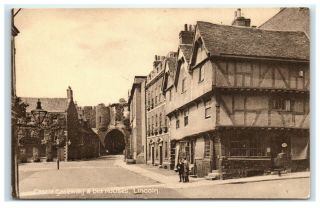 Vintage Picture Postcard Castle Gateway And Old Houses Lincoln
