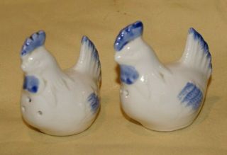 Vintage Blue And White Ceramic Chicken Rooster Hen Salt And Pepper Shakers