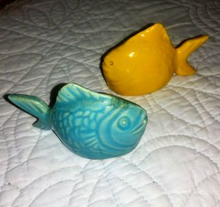 Vintage Chicken Of The Sea Ceramic Aqua And Yellow Fish Salt And Pepper Shakers