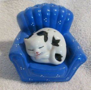 Cat Sleep In Blue Chair Salt & Pepper Shakers Kitten Napping Vintage