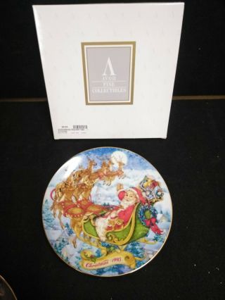 Avon Christmas 1993 " Special Christmas Delivery " Collector Plate 22k Gold Trim