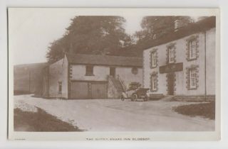 Postcard - Derbyshire,  Glossop " The Noted Snake Inn " Old Car,  Real Photo Rp