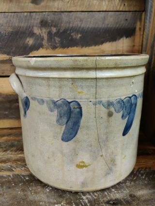 Antique Salt Glazed 3 gallon Stoneware Crock W Blue cobalt decoration.  Primitive 3