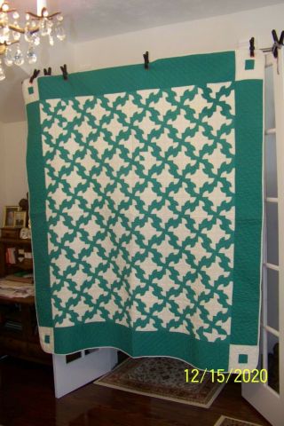 Vintage Hand Sewn Quilt 68 X 80 Green/white (full)