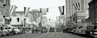 1939 Press Photo Street Car Traffic & Buildings In Downtown Yakima Washington