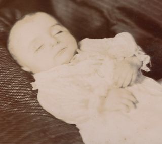 Post Mortem Portrait Of A Dead Baby - 19thc Cabinet Photo.