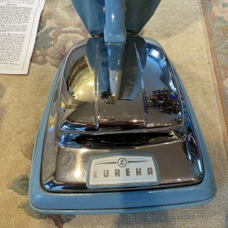1960 ' s Vintage Eureka 2 Speed Model 260 Upright Vacuum 3