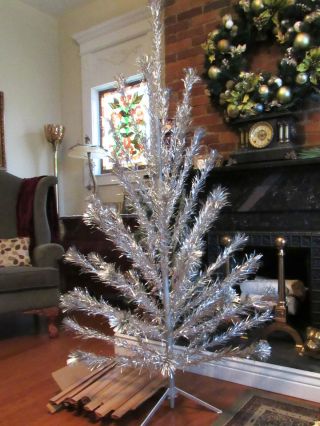 Vintage 6 ' Aluminum Pompom Christmas Tree 3