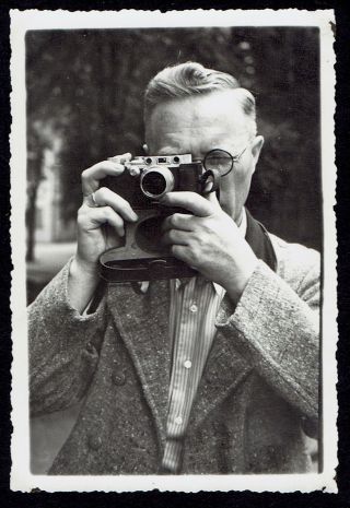 Camera Vintage Photo Photographer With A Camera Leica (3585)