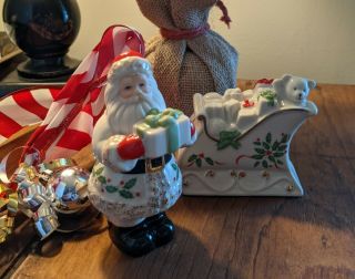 Lenox " Santa And Sleigh " Christmas Decor Santa Salt And Pepper Shakers