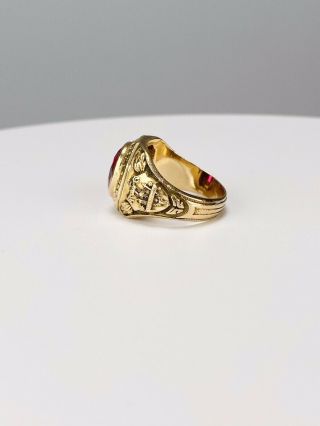 Vintage 10k Gold Class Ring Red Stone Saint Huberts Catholic School 5.  86 Dwt. 3