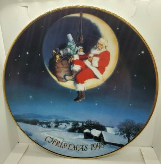 Avon 1998 Christmas Plate Greetings From Santa By Ernie Norcia 22k Gold Trim