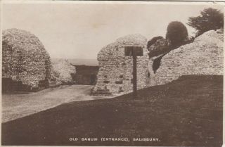 Postcard - Salisbury - Old Sarum (entrance)