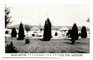 Missouri Olds Motel Motor Court Cottages Fulton 1960s Car Lawn Chairs B/w Pc