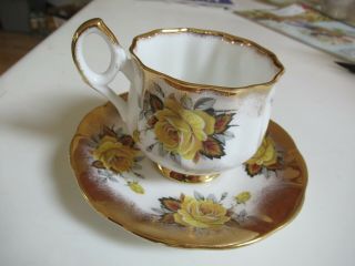 Vintage Elizabethan Bone China Teacup And Saucer Yellow Rose Gold Trim 27475