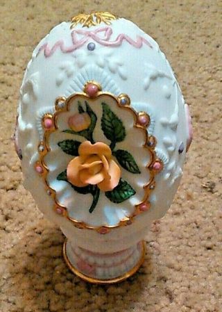 Vintage Lenox " The Rose Blossom Egg " With Stand - 1992 - Gorgeous