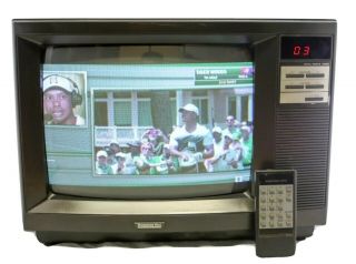 Vtg 1990 Montgomery Ward 13 " Crt Color Tv W Remote - Woodgrain - Led