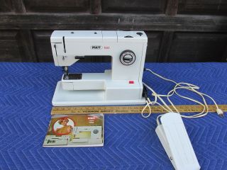 Pfaff 1222 Heavy Duty Sewing Machine Vintage,  Foot Pedal Needs 1 Part