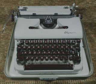 Vintage 1959 Olympia Sm4 Gray Portable Typewriter With Case