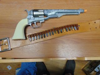 Vintage Hubley 1860 Toy Colt 44/holster/bullets In Holster