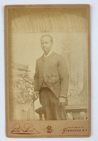 1870/80s Cabinet Card Photograph Handsome Young African - American Man Newburgh Ny