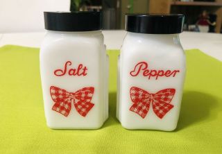 Vintage Mckee Roman Arch Red Bow Shakers Salt Pepper Gingham Bowtie