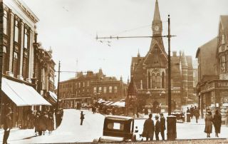 Market Hill,  Luton,  Bedfordshire.  Vintage Photographic Postcard