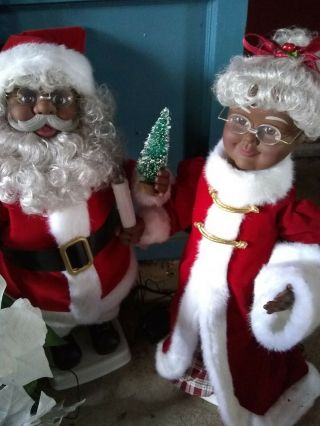 African American Motionette Santa And Mrs.  Claus Vintage