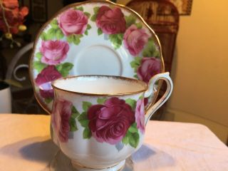 VINTAGE TEA CUP AND SAUCER ROYAL ALBERT OLD ENGLISH ROSE 1970s 2