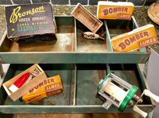 Vintage Fishing Tackle (nos Bronson Green Hornet Reel,  3 Old Lures & Tackle Box