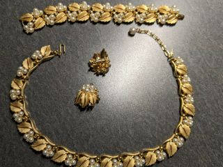 Vintage Trifari Signed Pearl Stone Gold Tone Necklace,  Bracelet & Earring Set