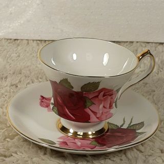Vintage Windsor Bone China Red Pink Roses W Gold Trim Tea Cup And Saucer England